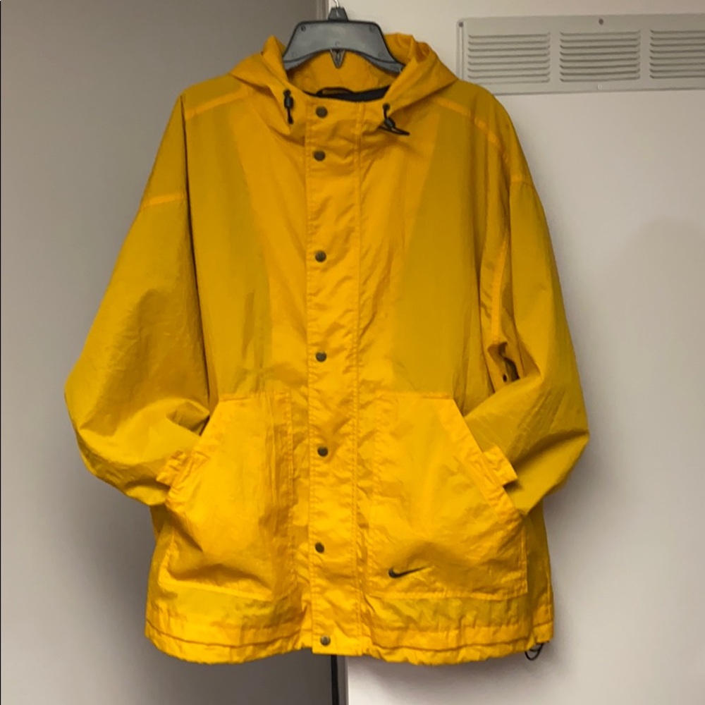 NIKE RAIN HOODED JACKET